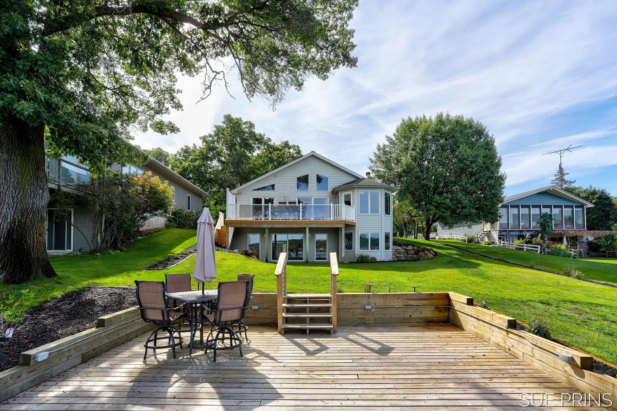 Image 4: 18-web-or-mls-5855-ridge-st