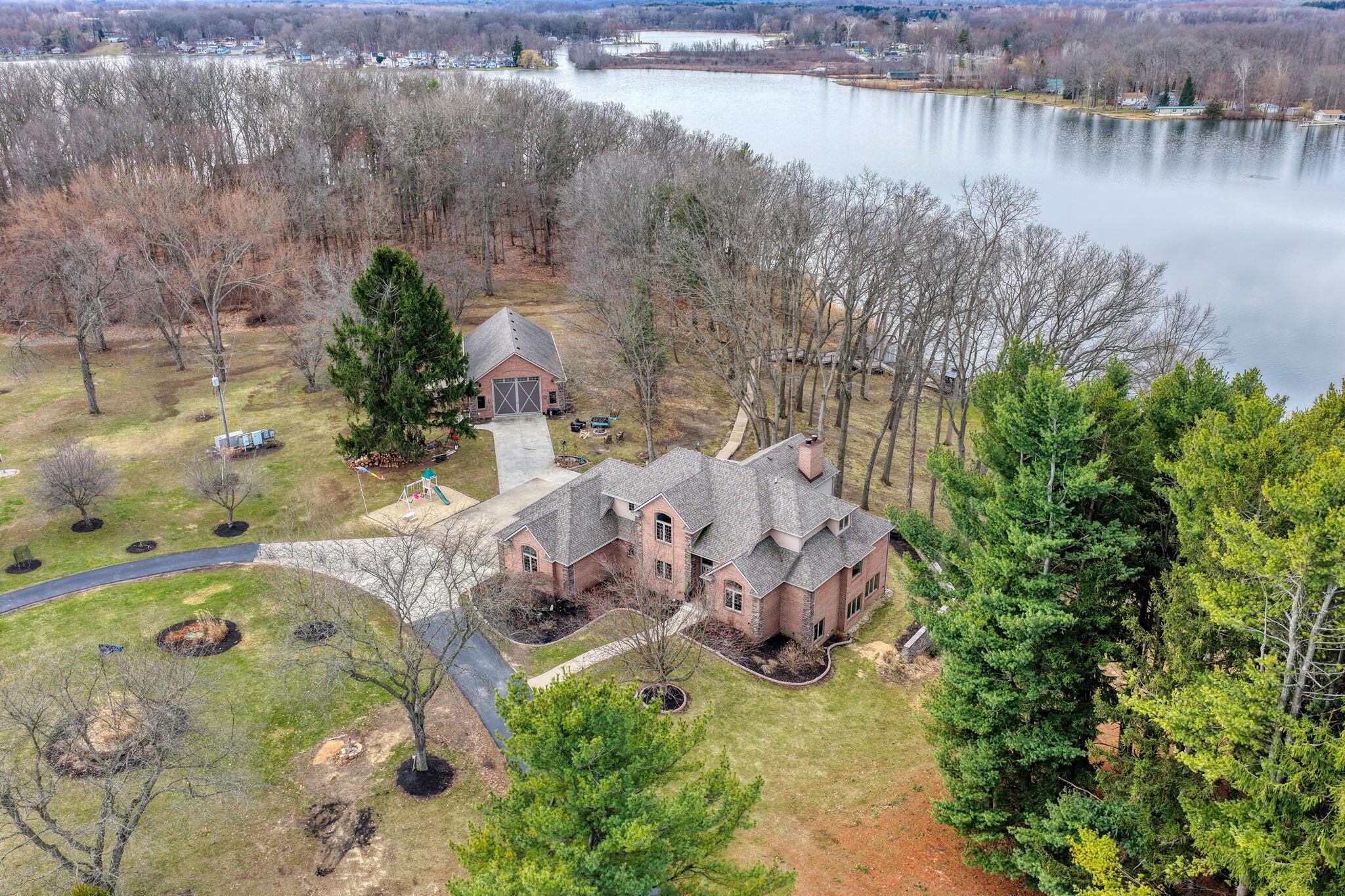 Image 1: 118-web-or-mls-DJI_20260314113548_0079_D