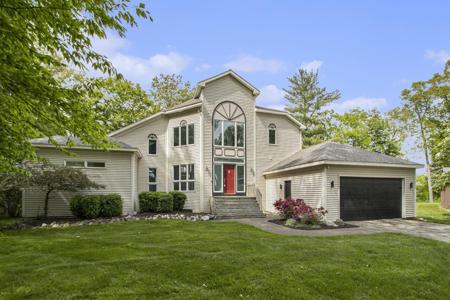 3831 Forest Trail