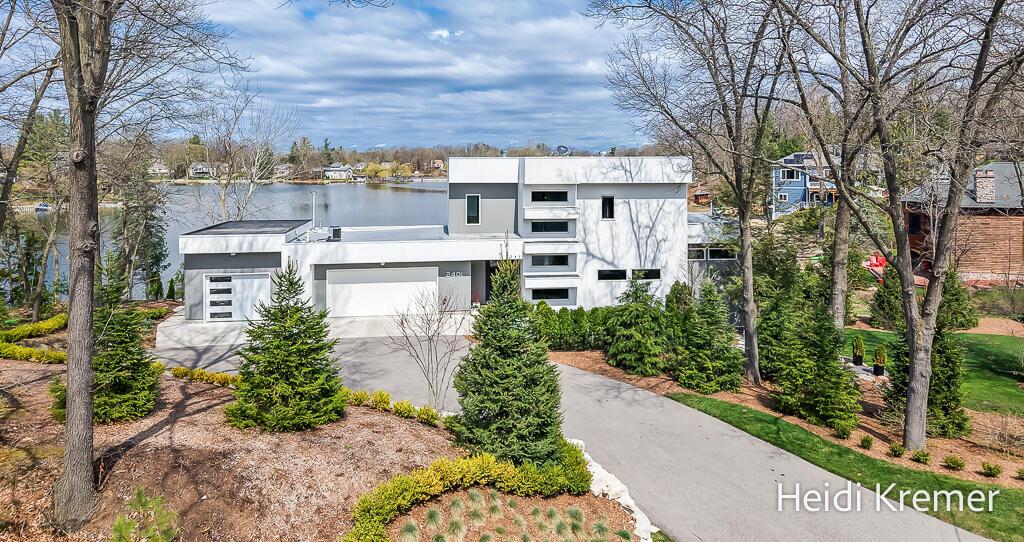 Image 3: 2401 4 mile Rd-20LoRes