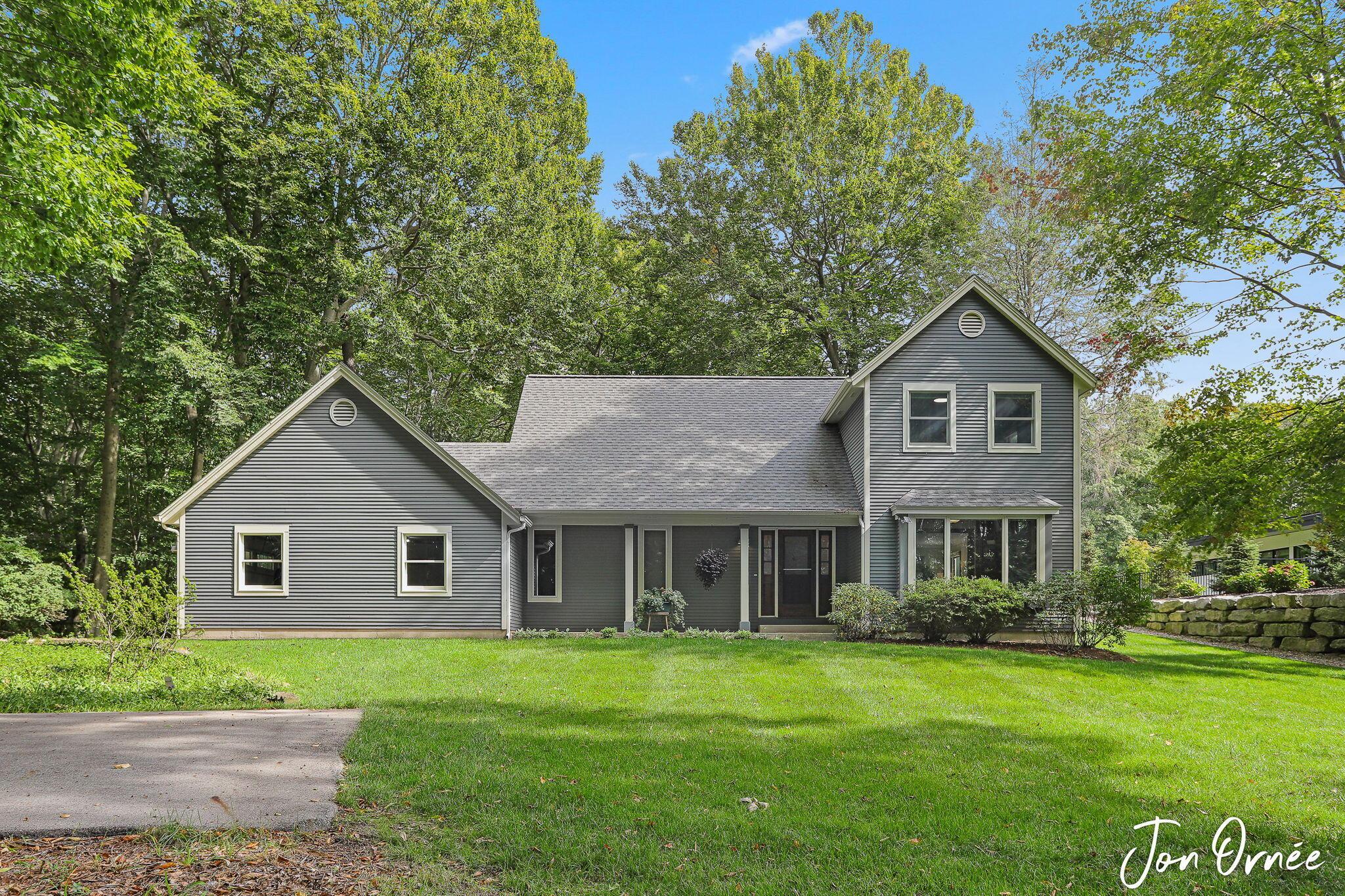 Image 3: 3-web-or-mls-341-n-lakeshore-dr