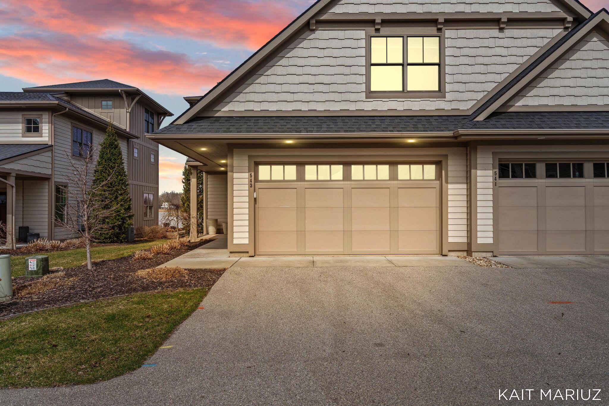 Image 2: 2-web-or-mls-A7404144_VT