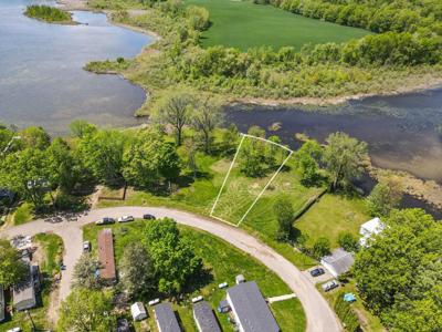 277 Lakeside Drive
