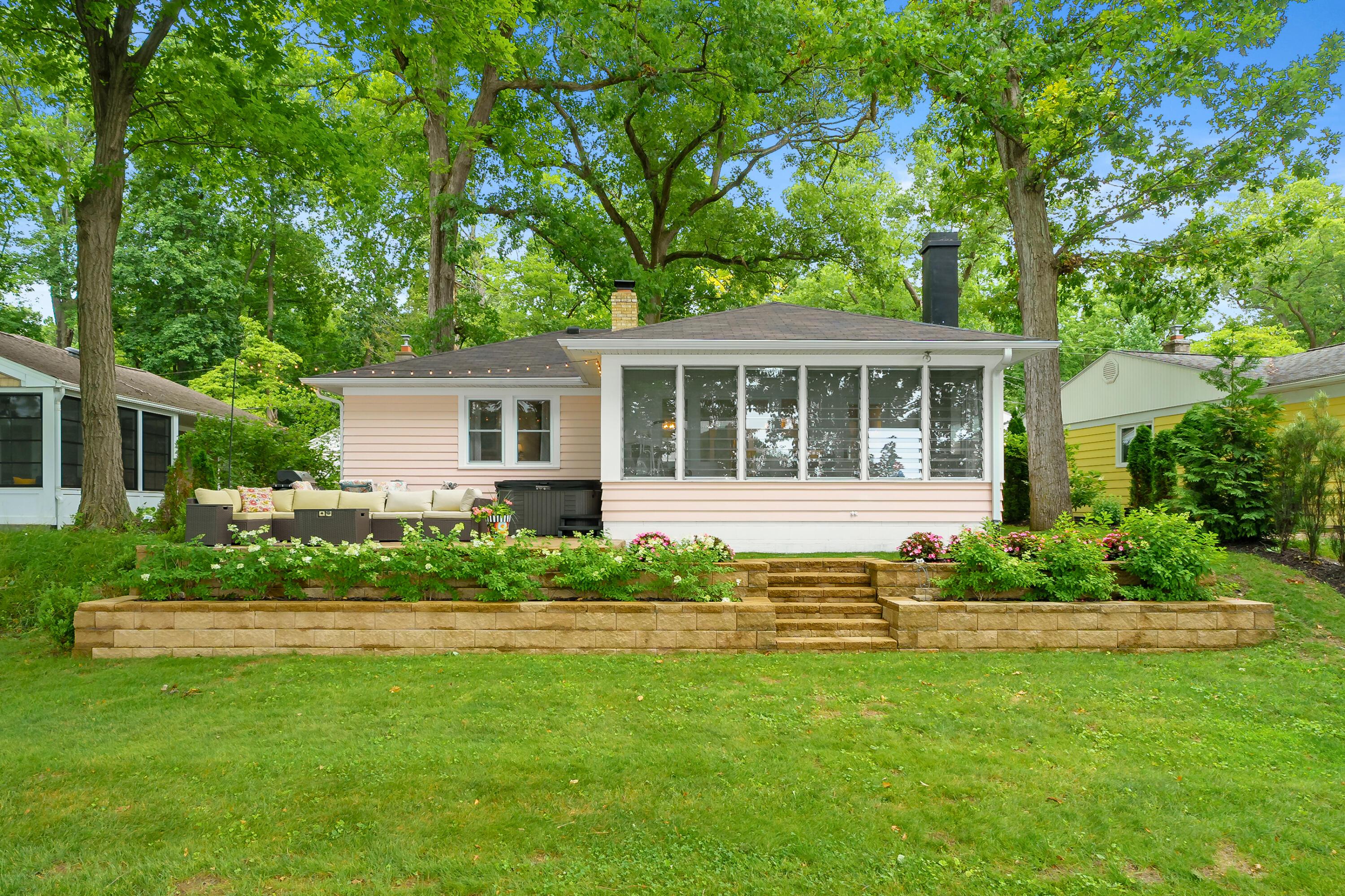 Image 1: Gull Lake Dr E 530 Augusta 49012-1