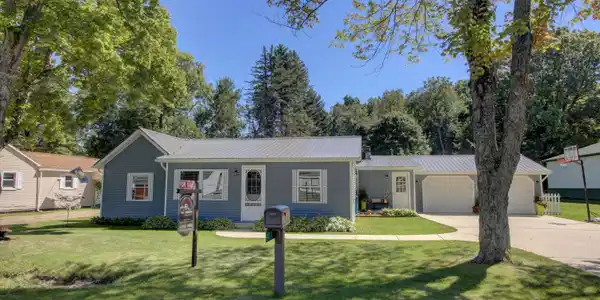 773 Swains Lake