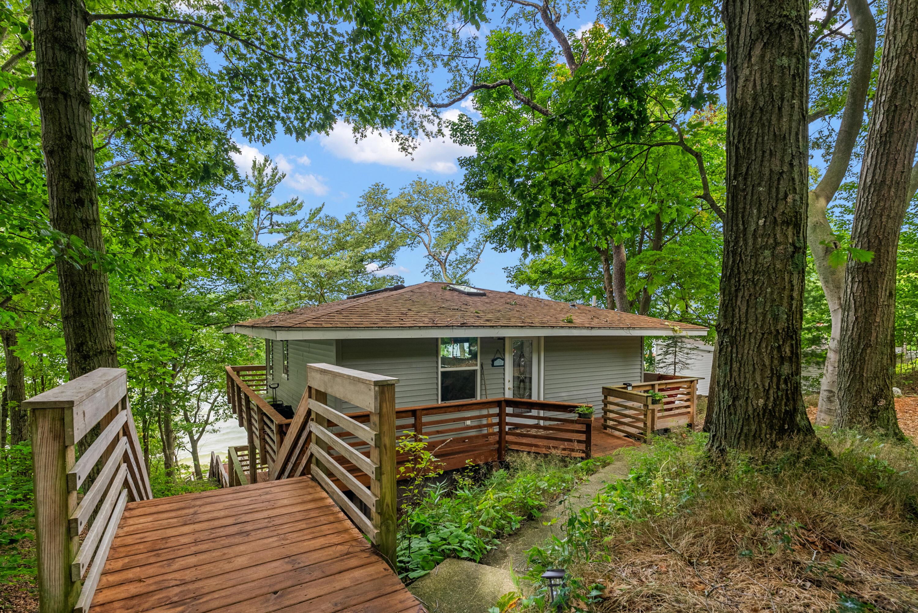 Image 2: 5959 Lake Harbor Rd -3