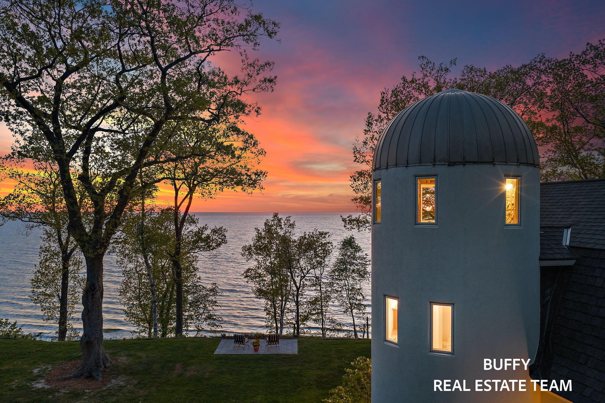 Image 2: Sunset Silo/Lakeview