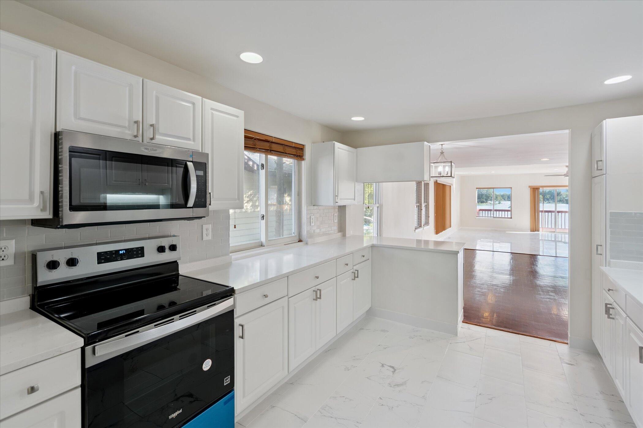 Image 4: 17-1-Woodrow-Ct-Battle-Creek-MI-49015-Wi