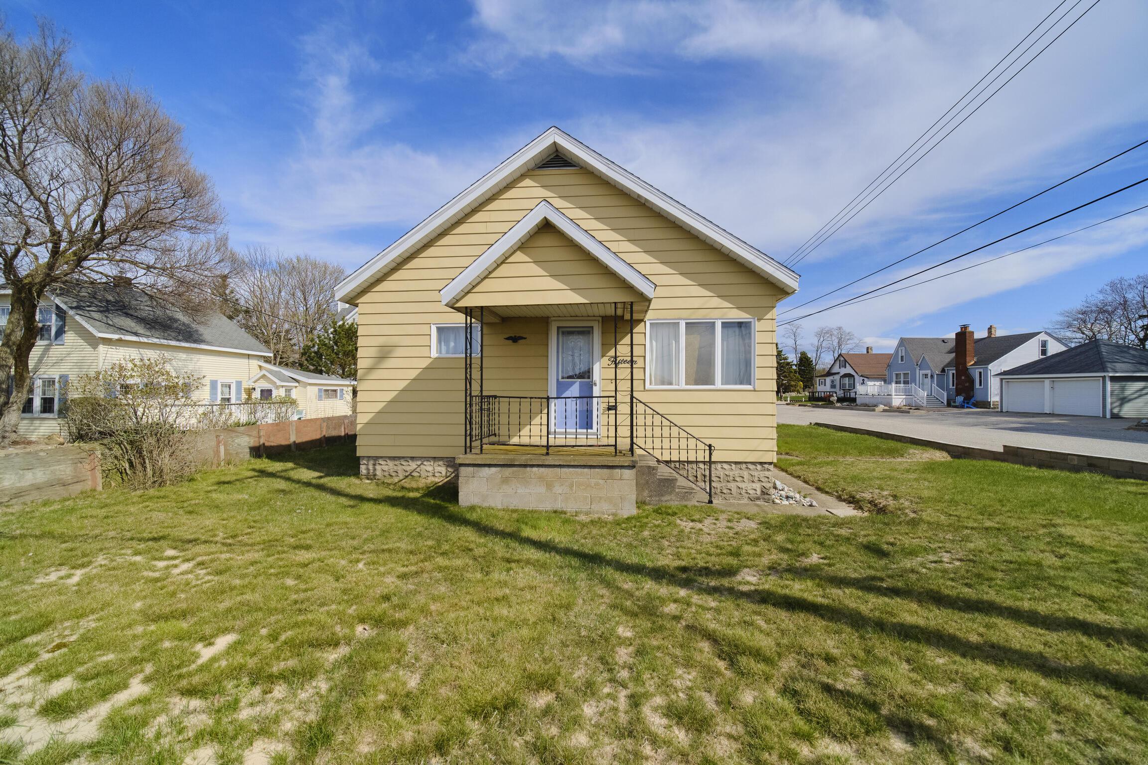 Image 3: Front of Home