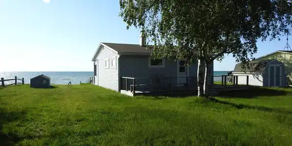 2849 N Lakeshore Drive
