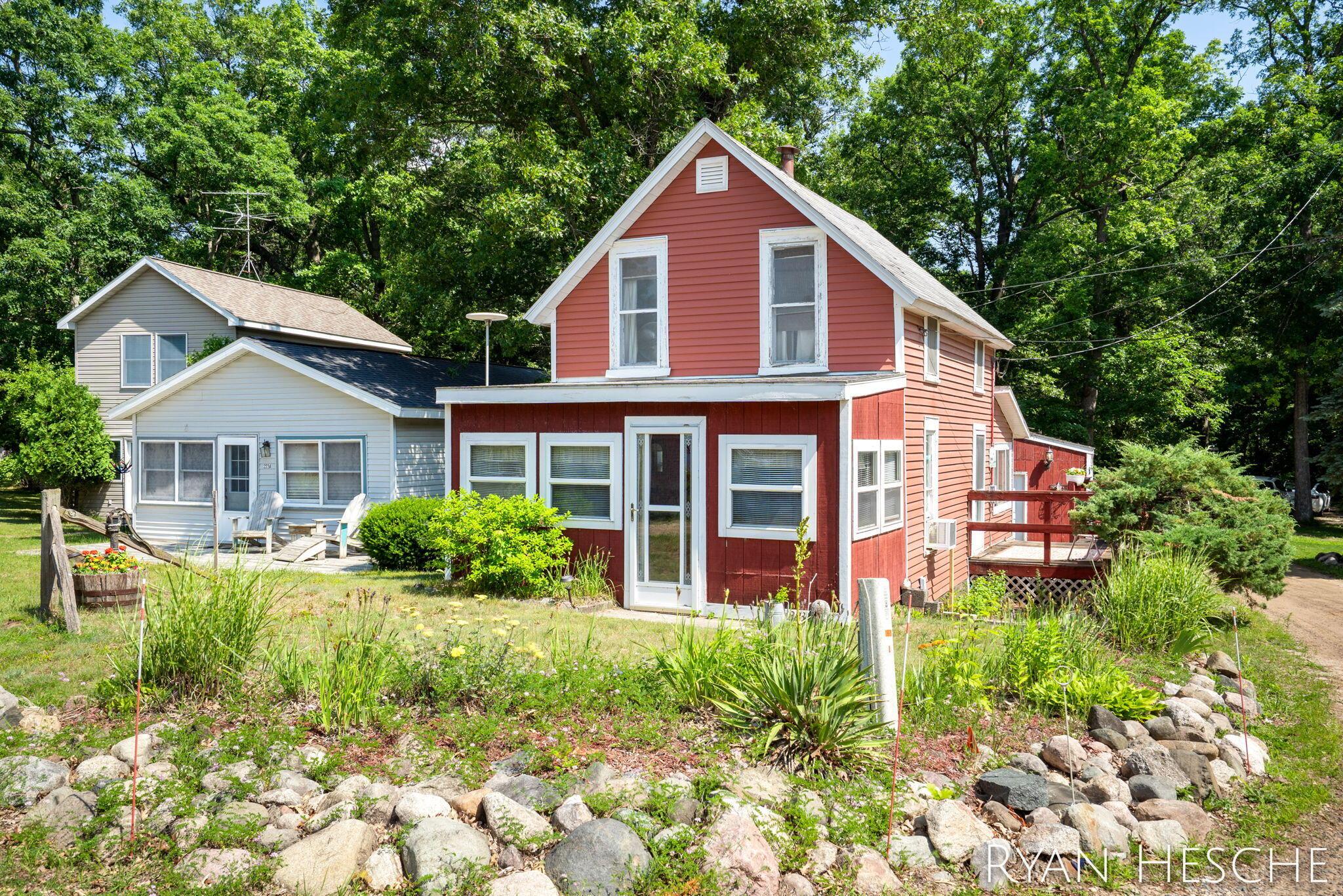 Image 1: 1-web-or-mls-2230 Belding Ave-1