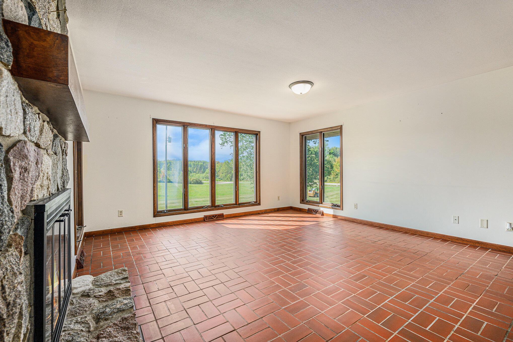 Image 4: 005_file_748