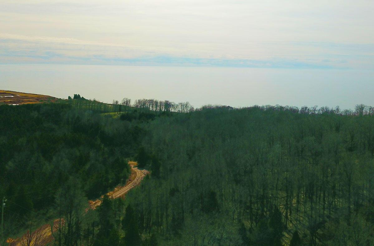 Image 2: Lake Bluff to the South