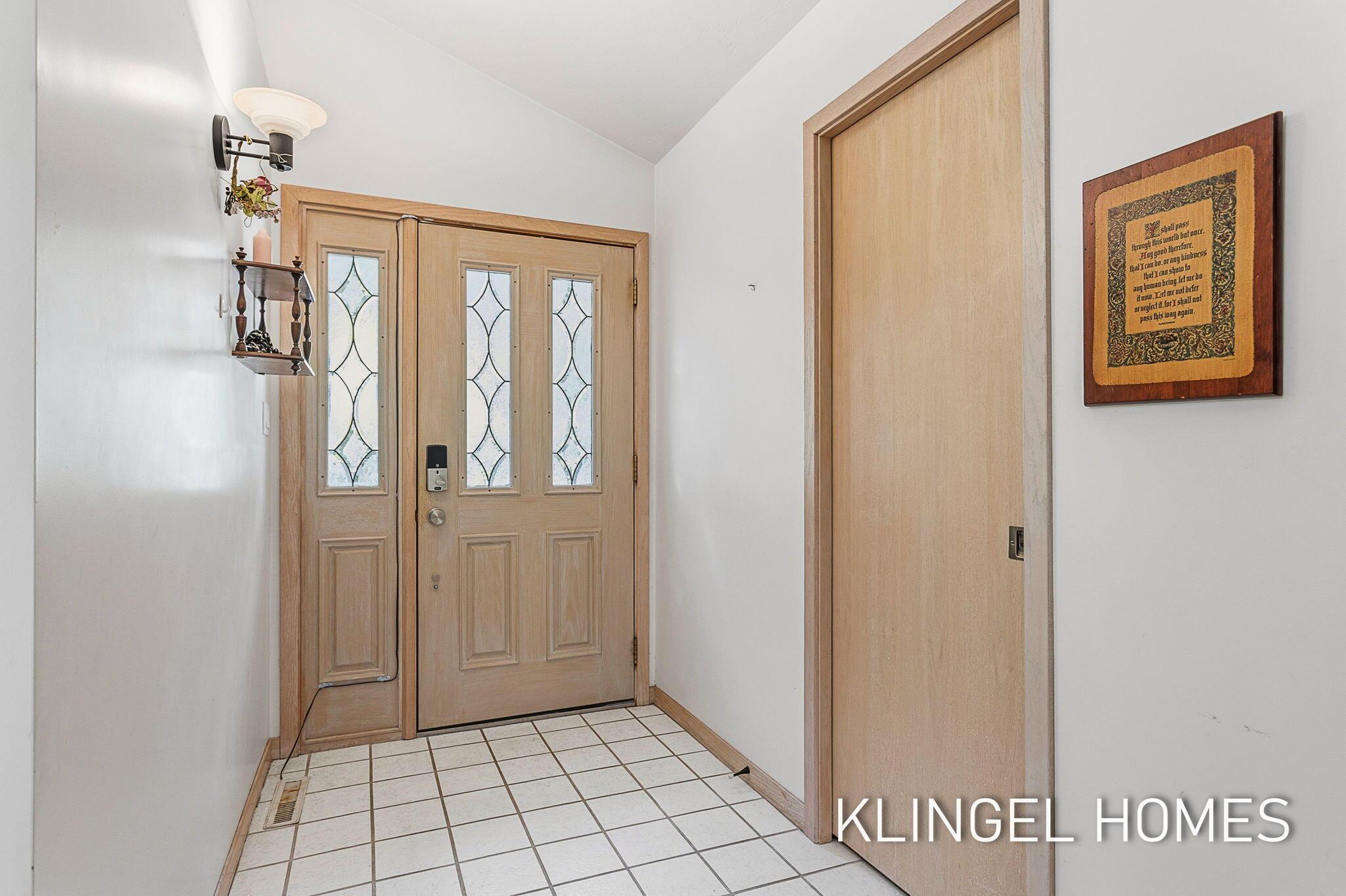 Image 4: 155-web-or-mls-9292-lakeshore-ave