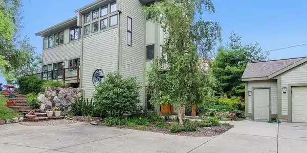 429 N Lighthouse Drive