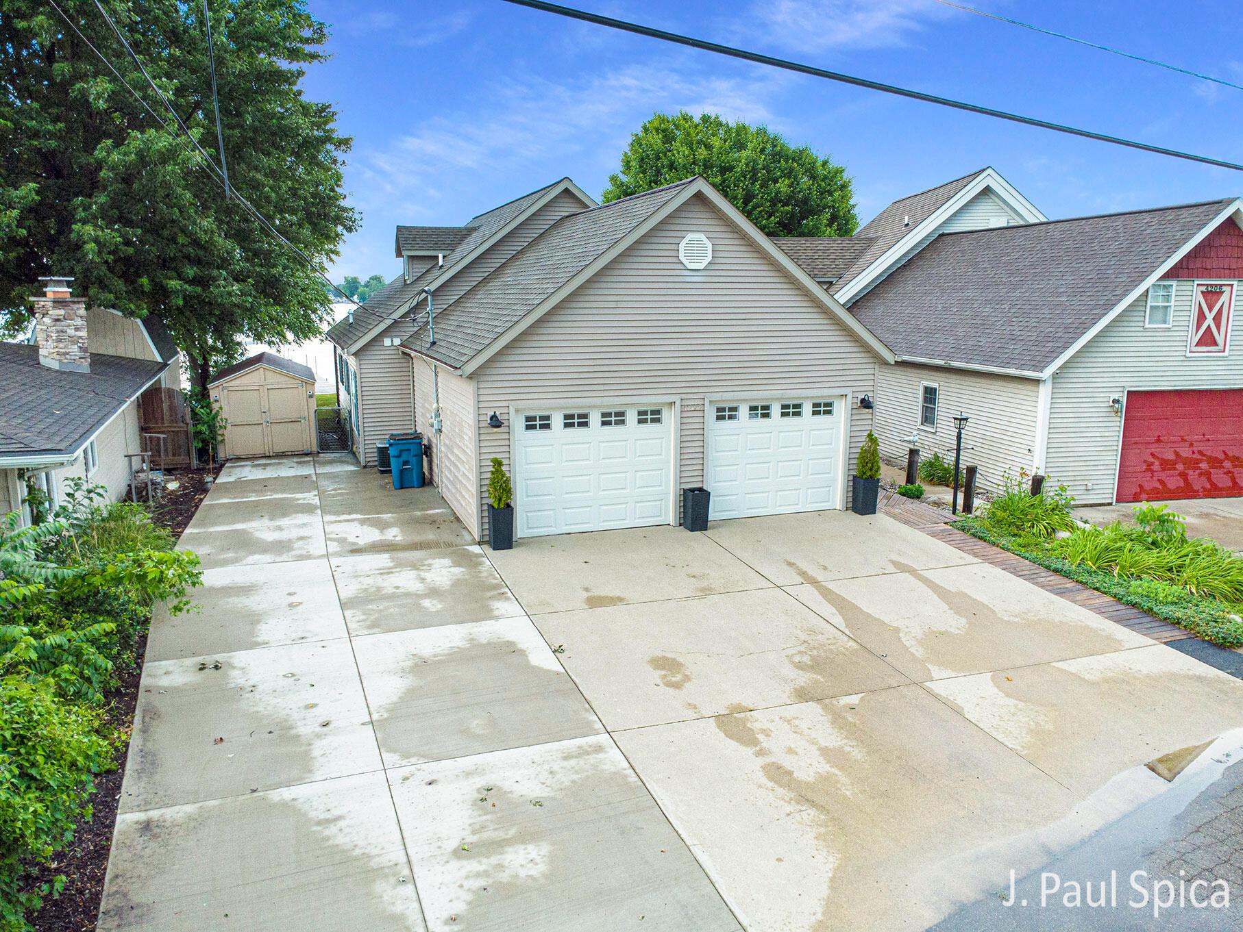 Image 2: 4222 W Joy Rd