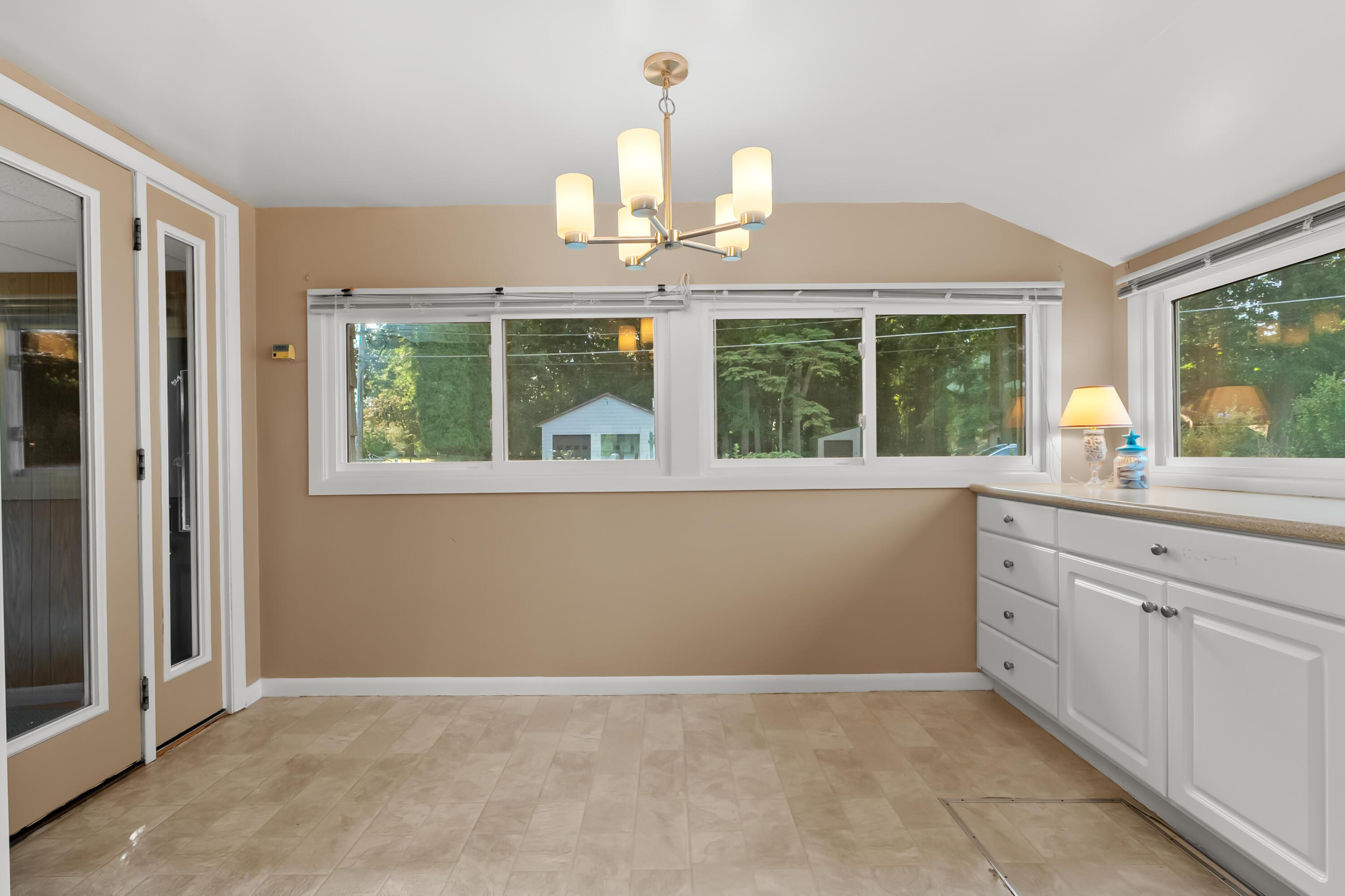 Image 3: Tomkinson Dr 10494 Scotts 49088-4