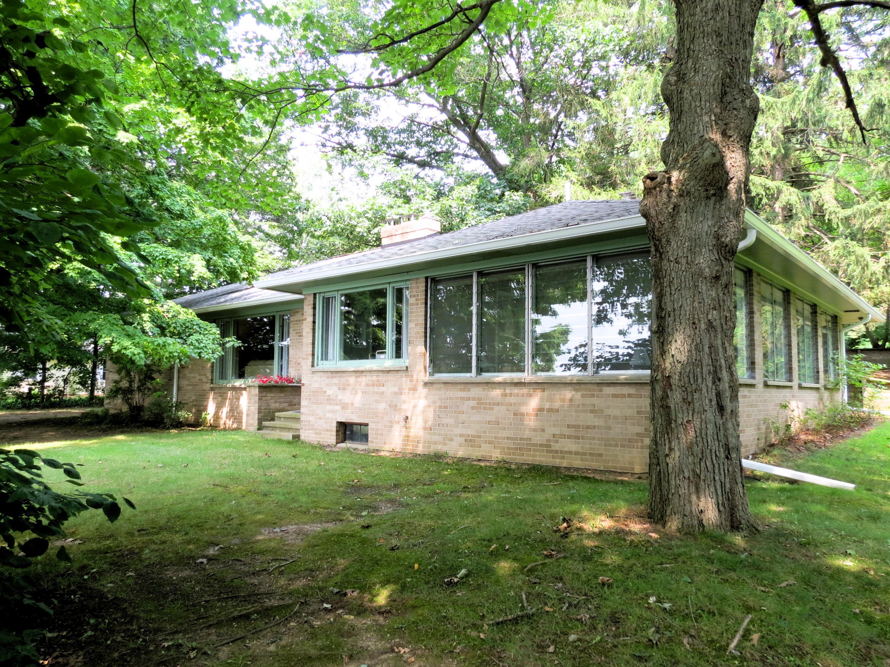 Image 1: Beautiful brick ranch