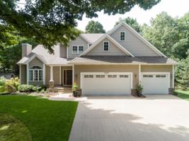 10087 Hiawatha Drive