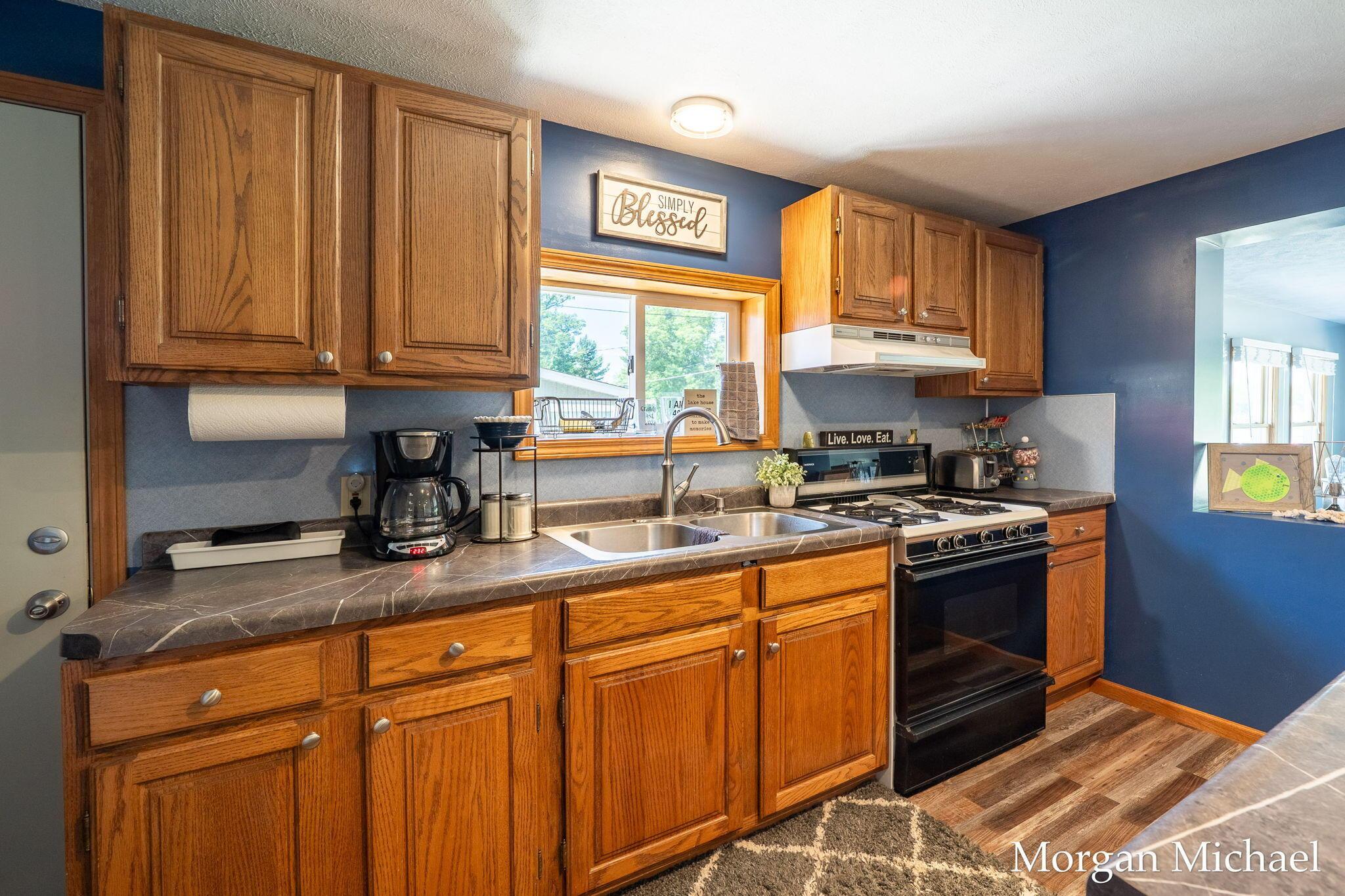 Image 4: 13-web-or-mls-8750 S Spruce Ave-13