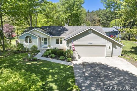 3277 Hollywood Drive
