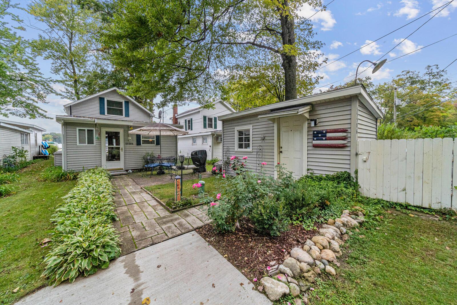Image 2: 55586 Indian Lake Rd (25 of 46)