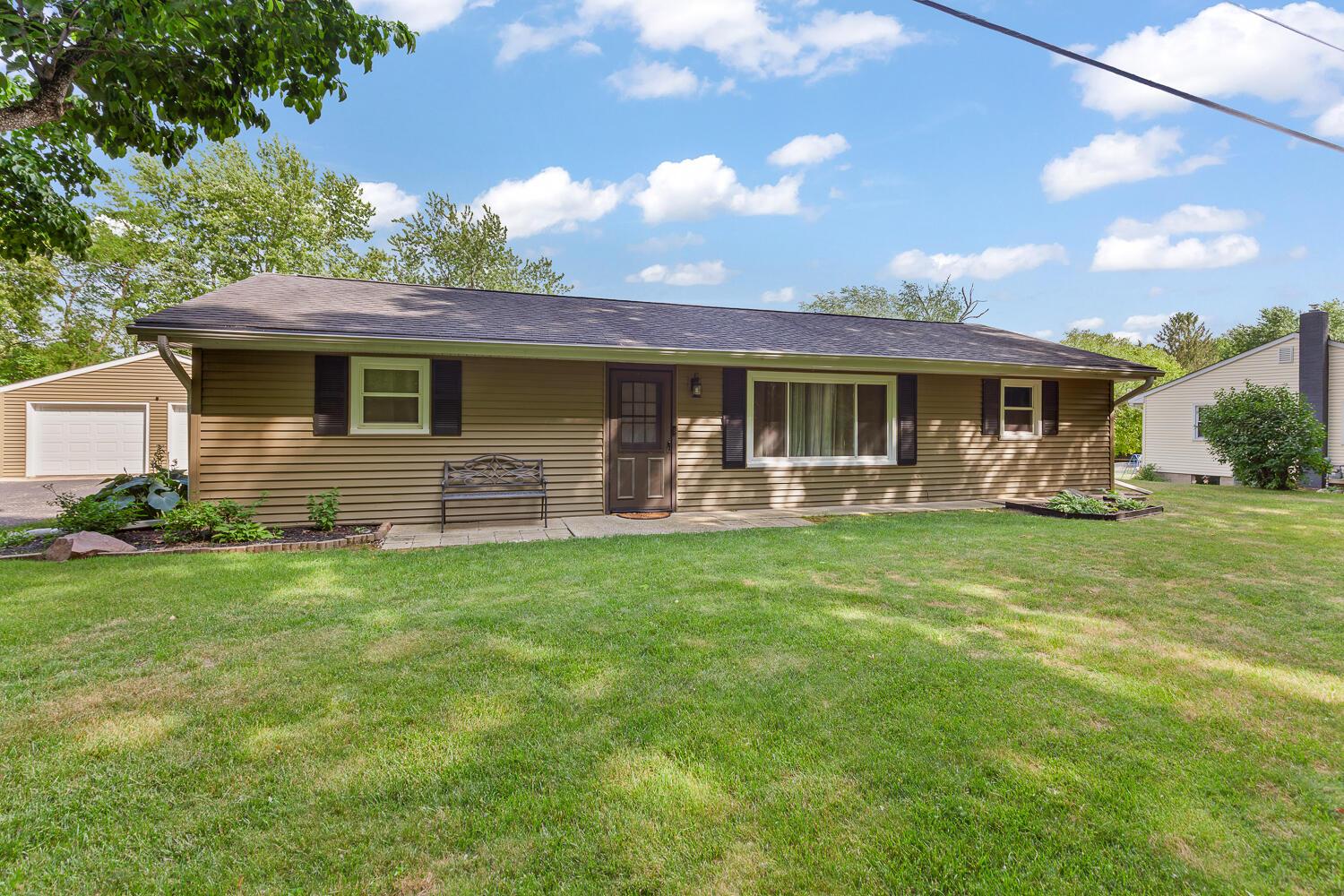 Image 3: 216 Lake Hills Dr - Concord - 1027