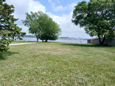 846 S Lakeshore Drive