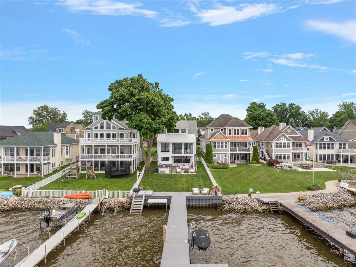 Image 3: 02-579 Crescent Dr-2