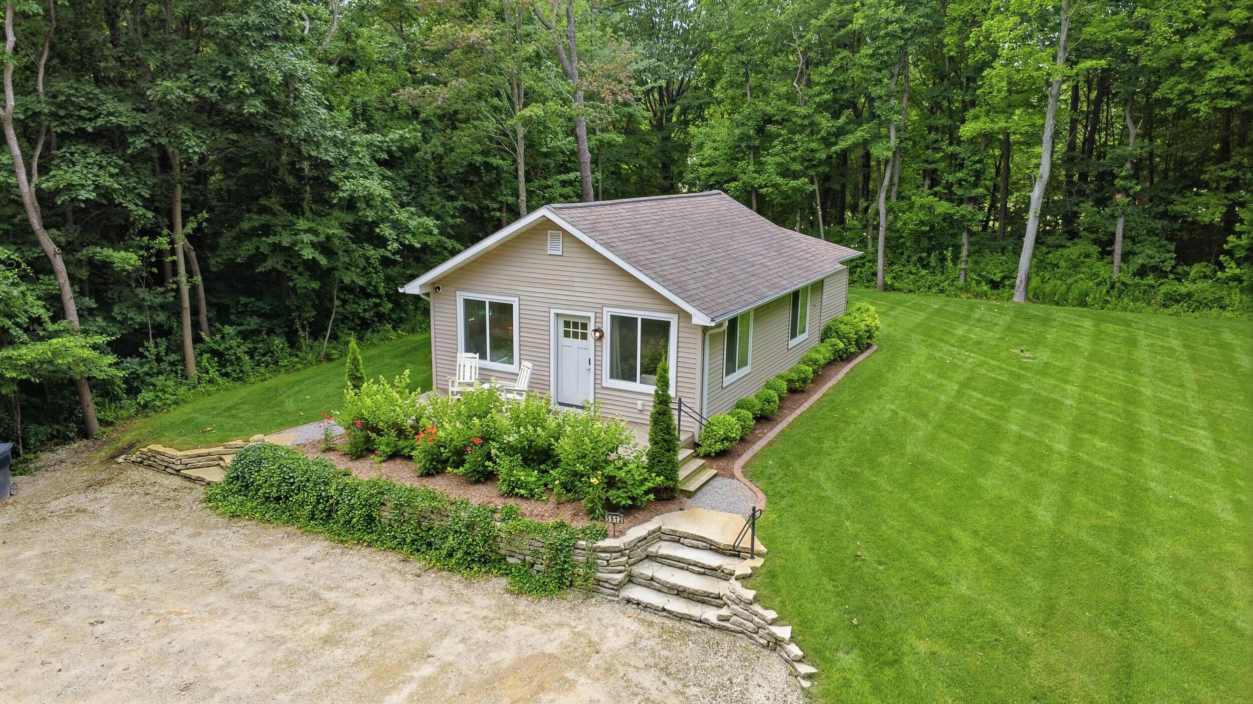 Image 1: 2_dji_0421