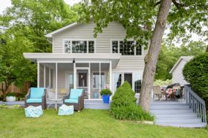 928 E Eagle Lake Drive