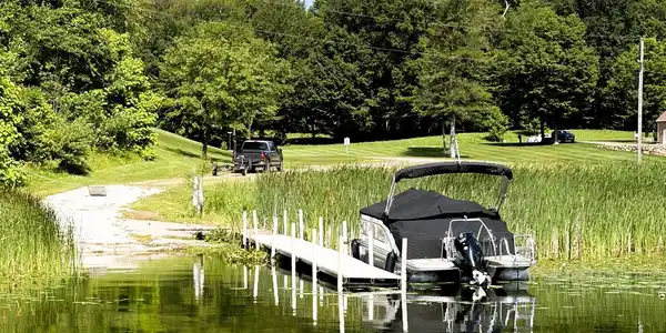 Image 3: boat lake