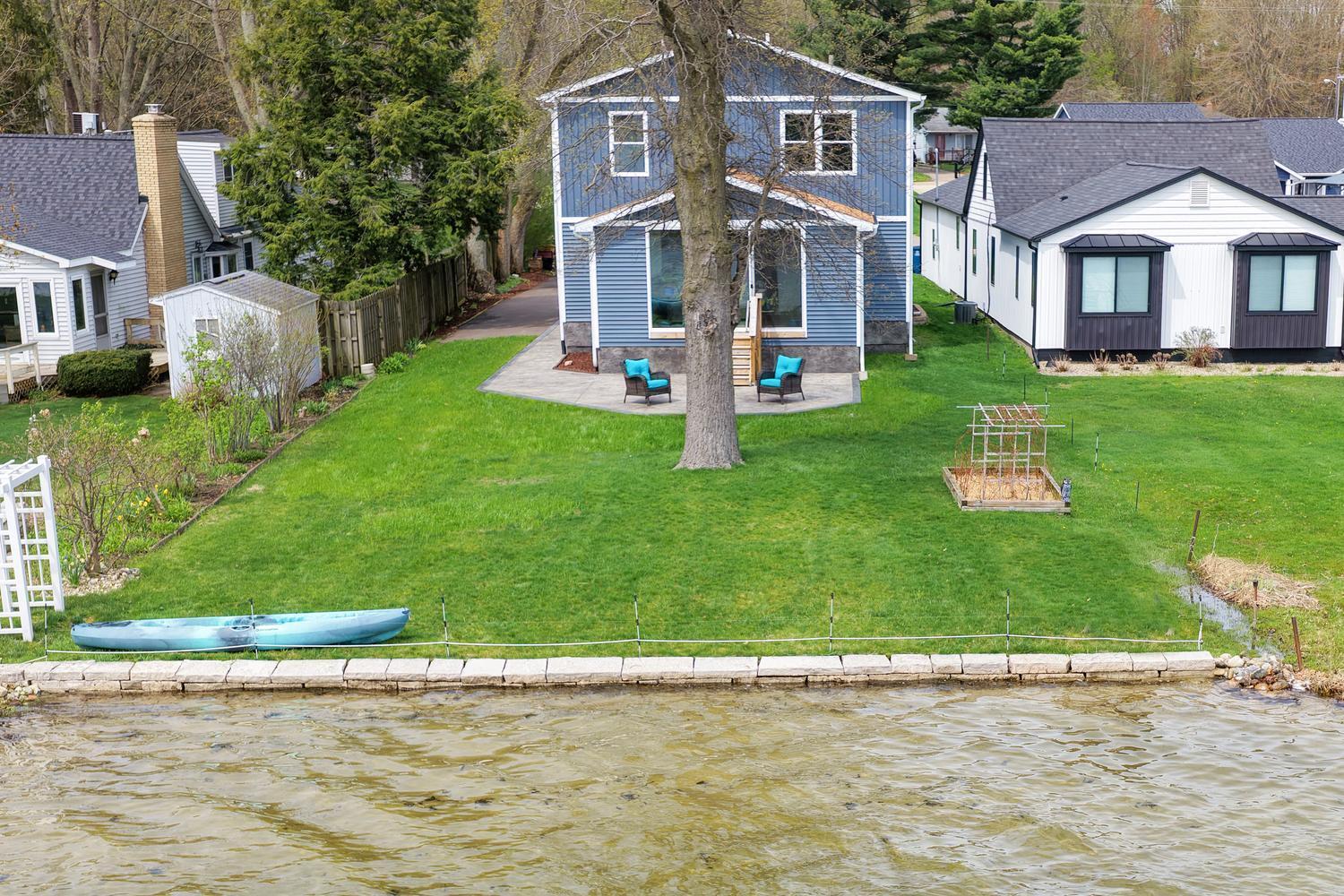 Image 4: 8125 W Long Lake Dr Kalamazoo-large-004-