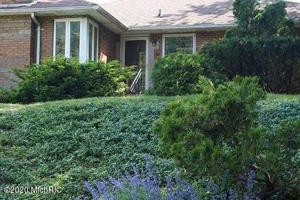 95 East Court Drive