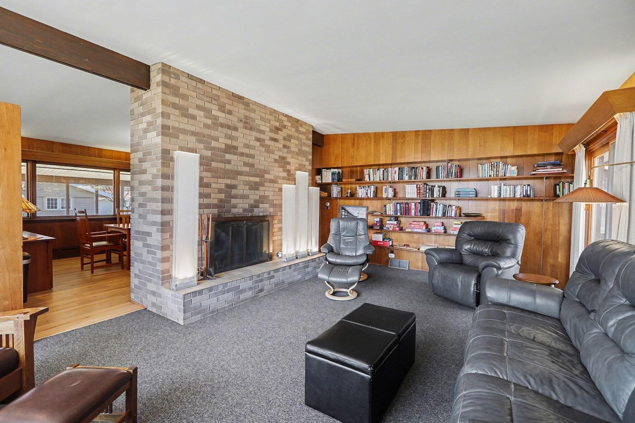 Image 4: Living Room