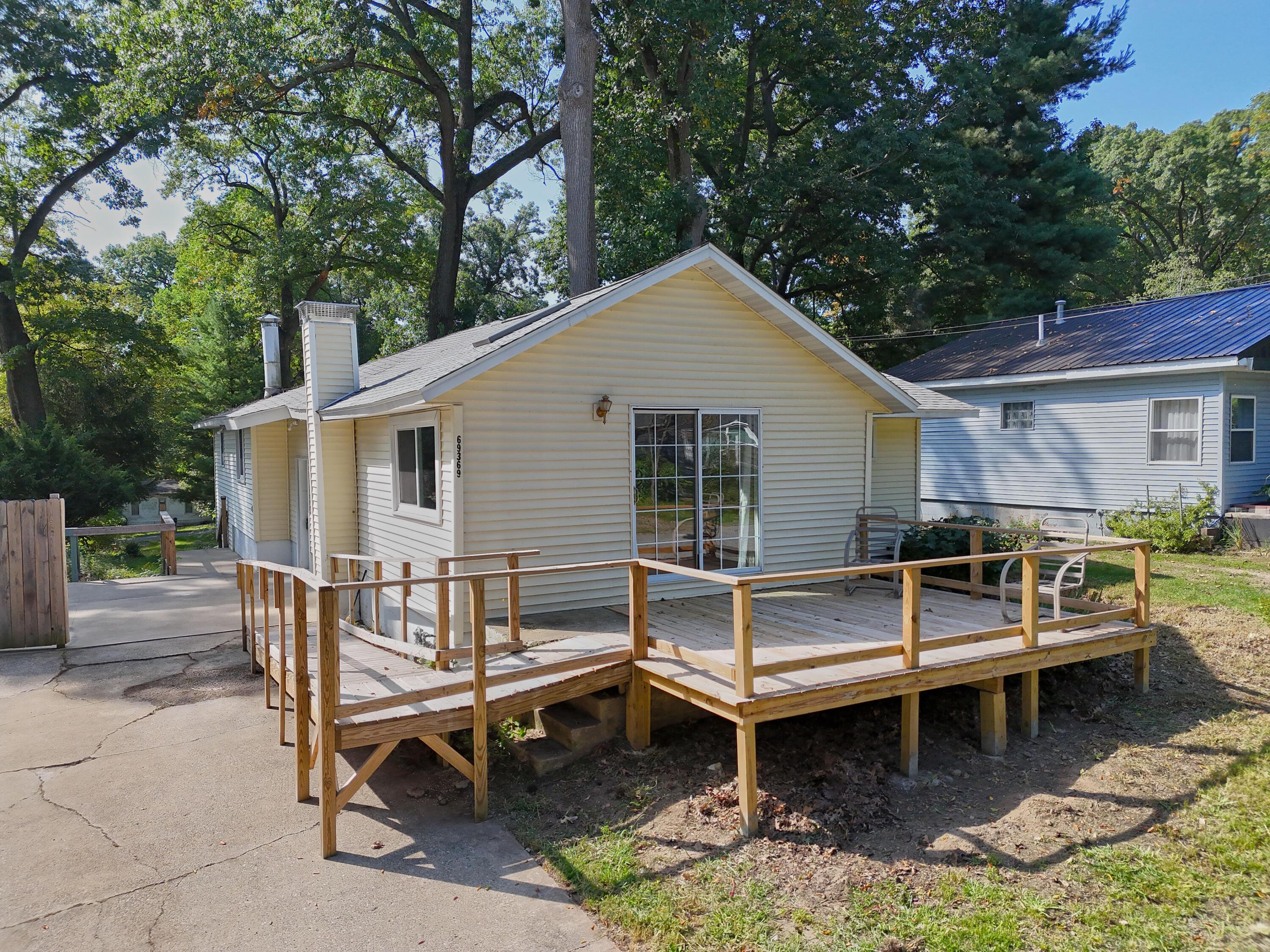 Image 1: Front of Home