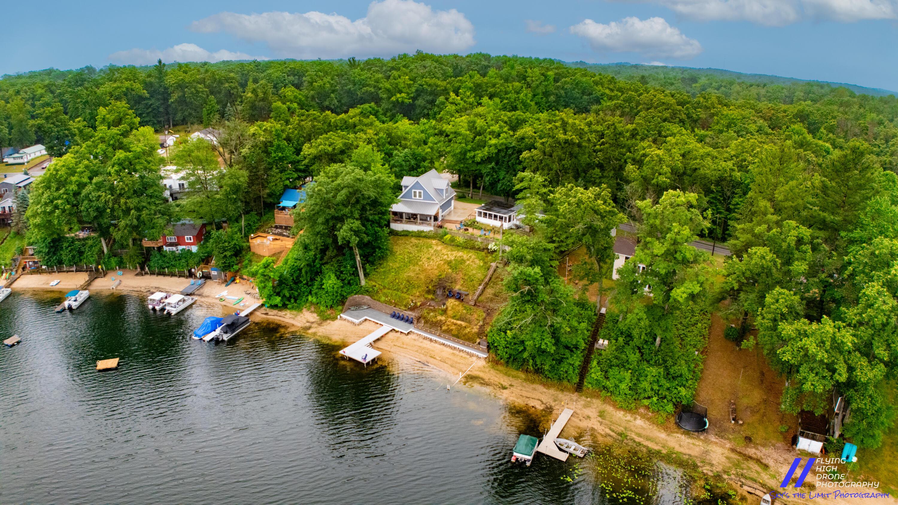 Image 2: middle of pic (white/grey docks