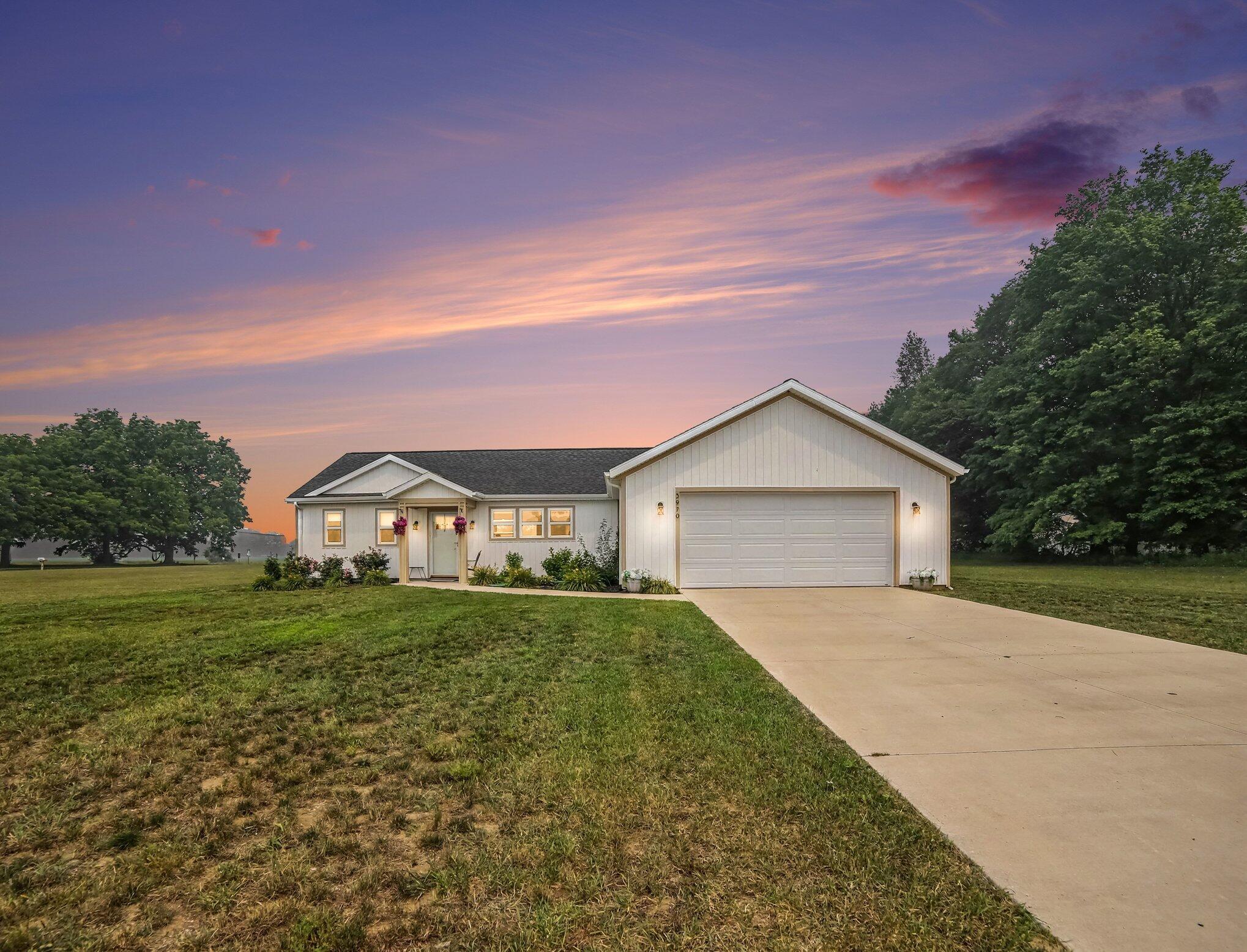 Image 1: 3970 Destiny Dr