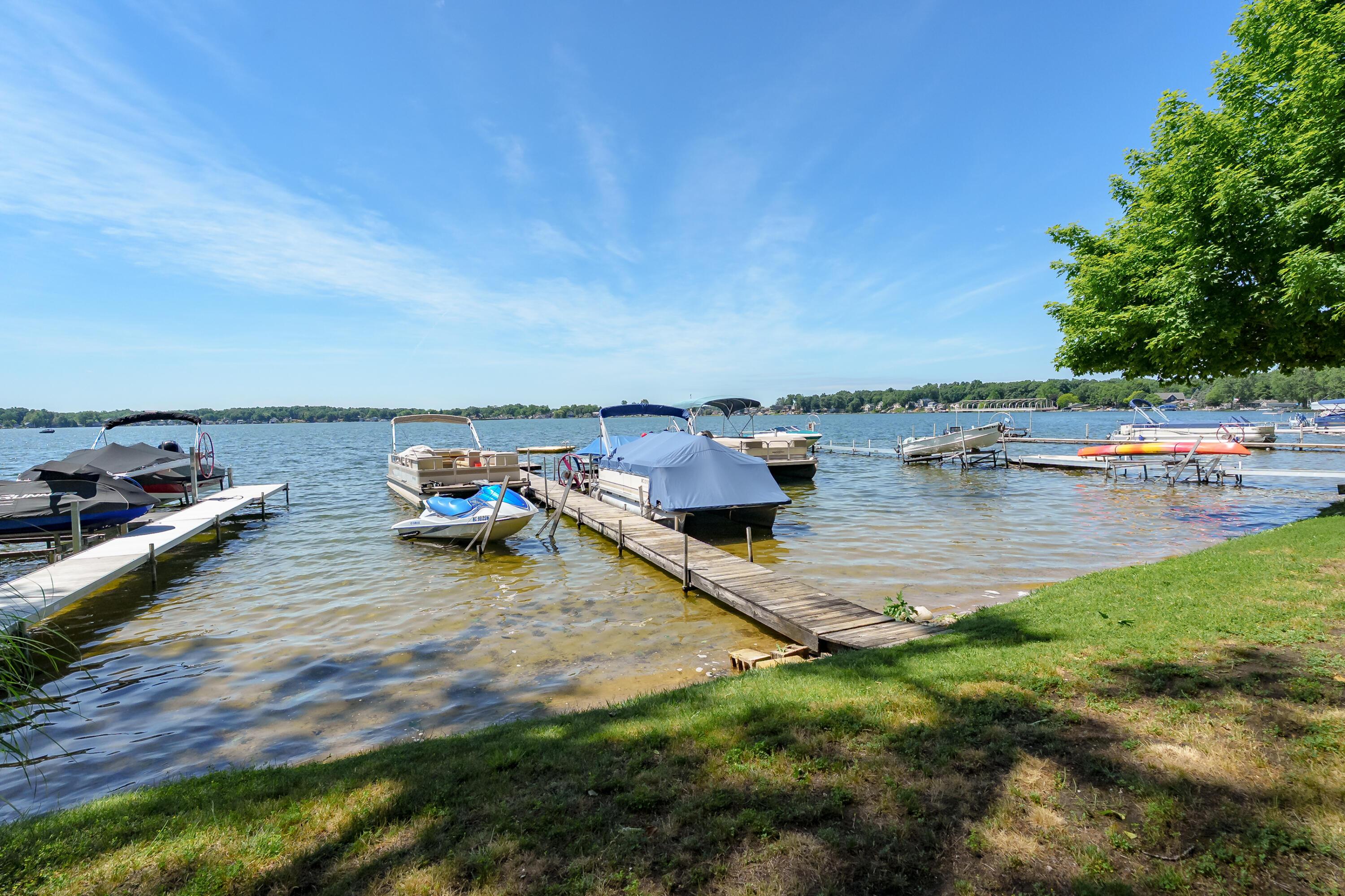 Image 3: LC - Lake Dr 32851 Lawton 49065-31