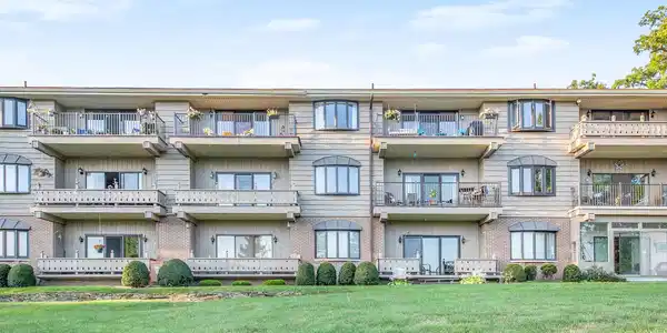 225 W Columbia Avenue