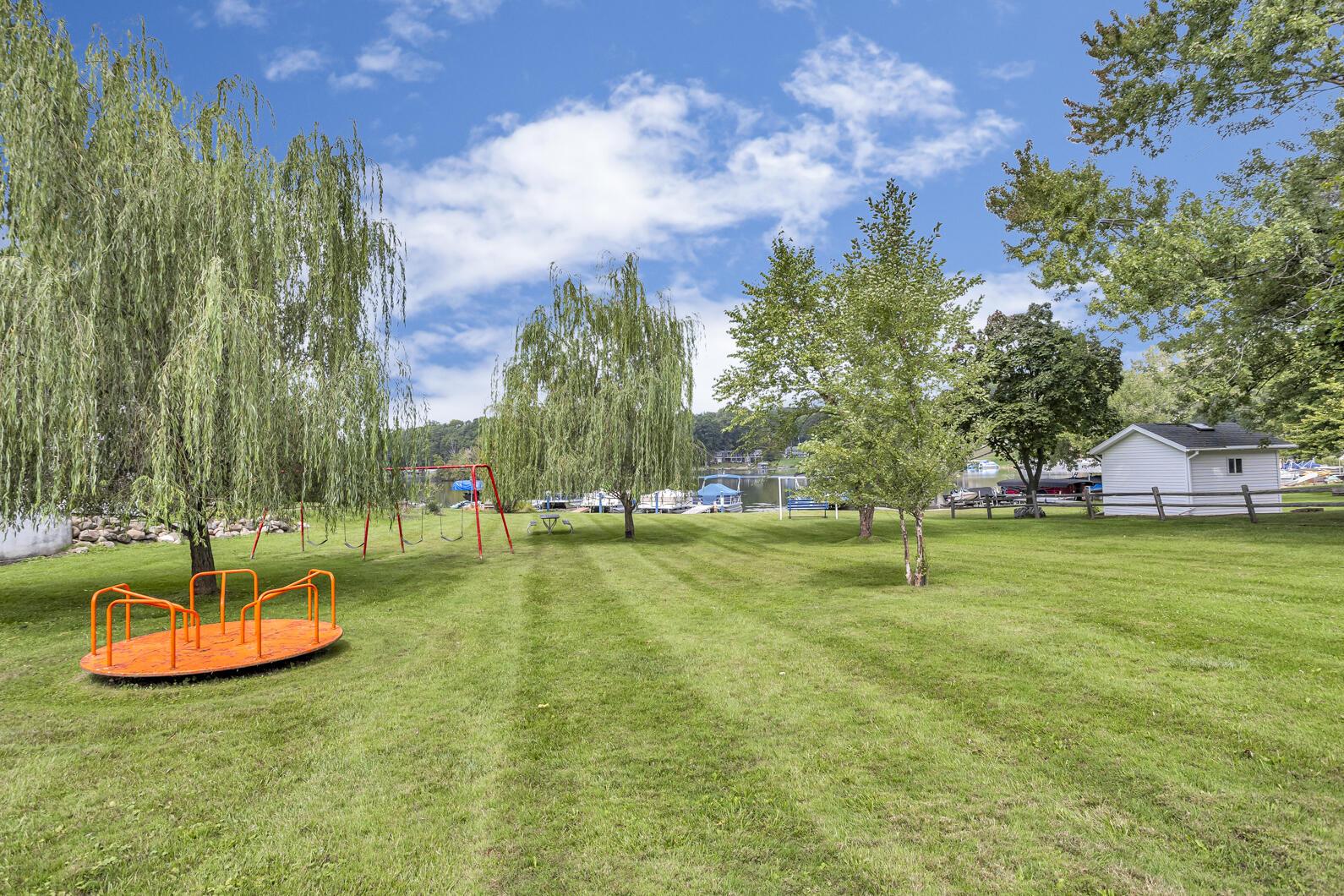 Image 3: Lake View Association Park