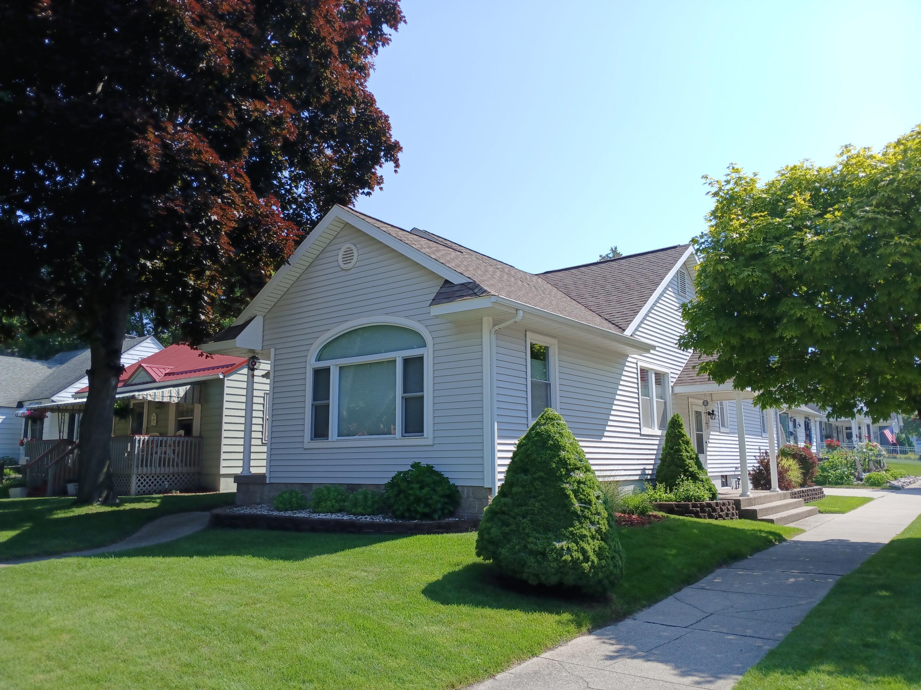 Image 1: 402 N Park