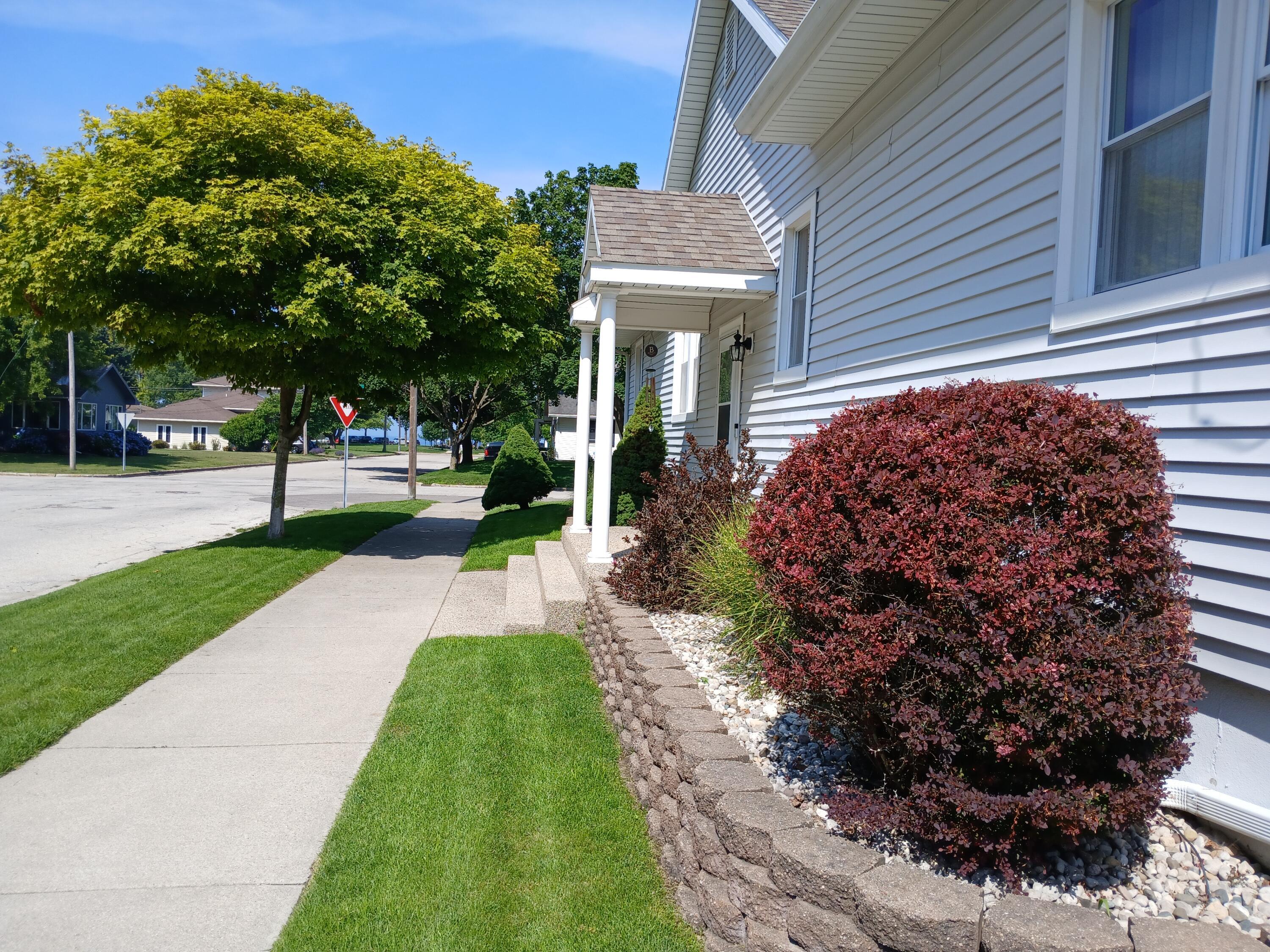 Image 3: 402 N Park