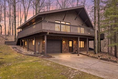 8969 Whispering Lane