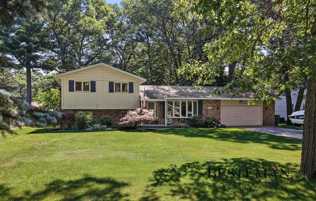 Image 1: 944FennwoodCir-1LoRes
