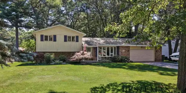 944 W Fennwood Circle