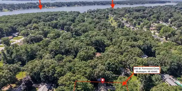 Image 2: 944FennwoodCir-12LoRes
