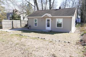 1604 Lakeview Drive