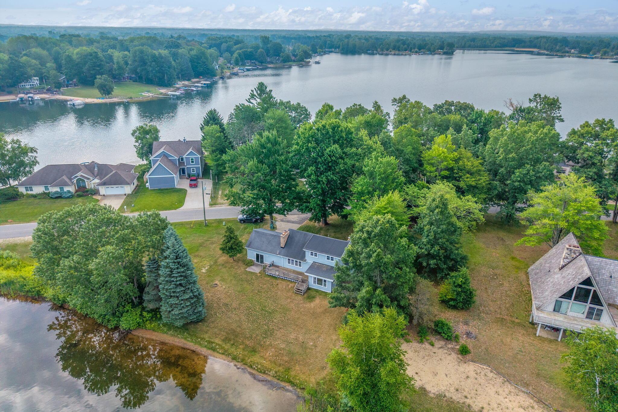 Image 1: 10-web-or-mls-DJI_20250716211342_0207_D-