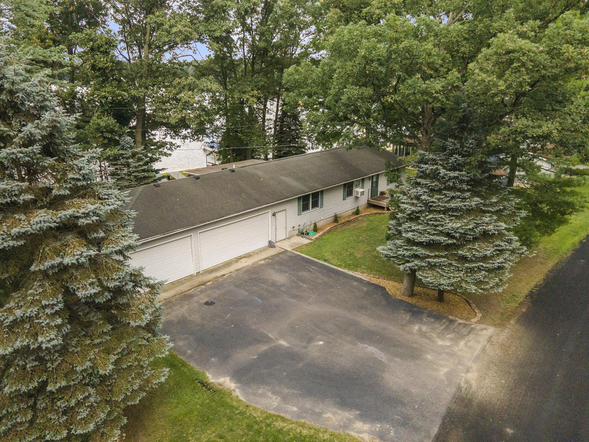 Image 2: 60053 E Oak-Keeler Lake